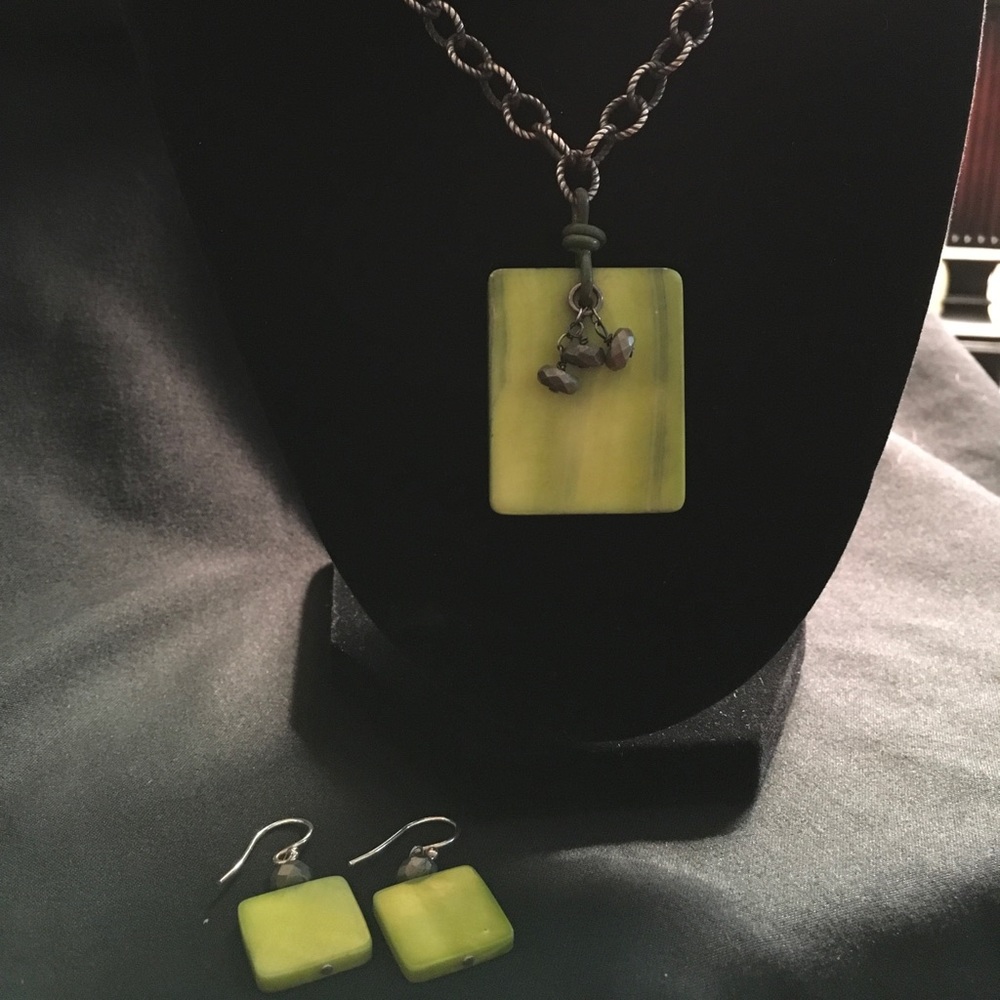 Silpada necklace and earrings